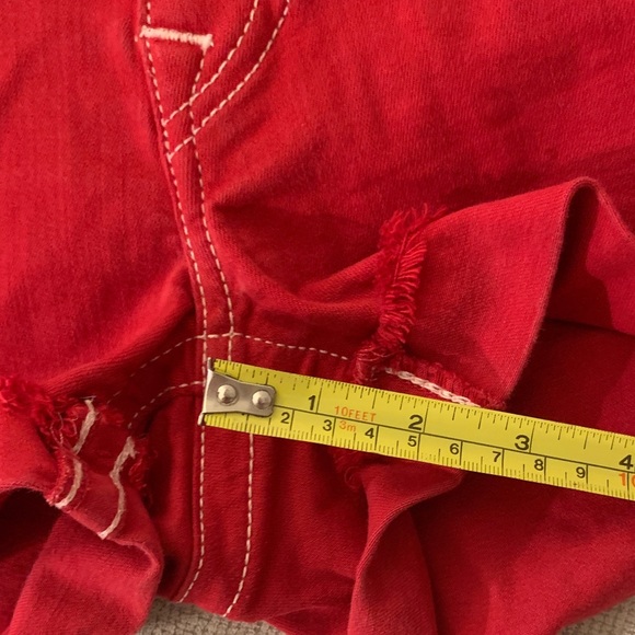 True Religion Jennie Curvy Mid Rise  Red Denim Women Shorts Size 27 - Picture 5 of 11